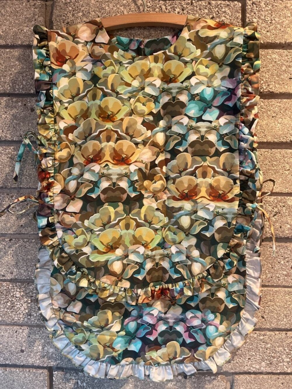 Floral Ruffled Apron Top By Kika Vargas With Adjustable Side Ties 97% Cotton Mul